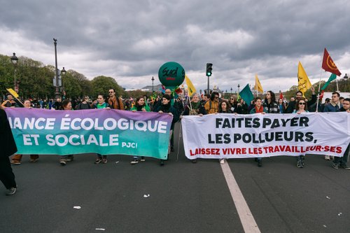 Travailler plus pour… polluer plus ? La gronde anti-réforme des militants écolos