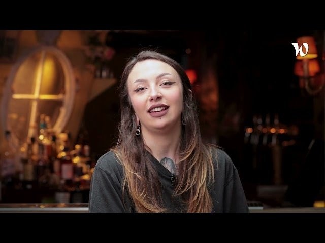 Rencontrez Marie-Lou, Barmaid - Le Comptoir Général