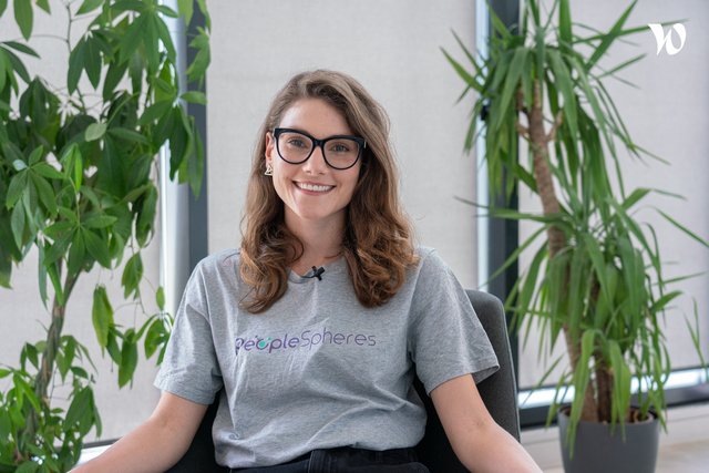 Rencontrez Gabriela, Chef de projets (Chief Orchestrator) - PeopleSpheres