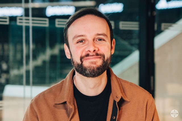 Rencontrez Maximilien, Responsable Marketing Digital Groupe - Paris Entertainment Company