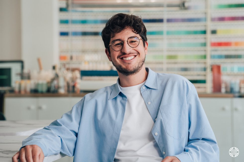 Rencontrez Carlos, Directeur du Planning Stratégique - Dragon Rouge