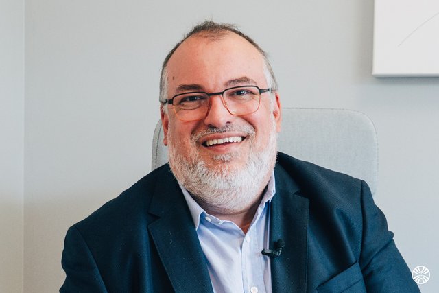 Rencontrez Cyrille, Directeur Général - Eveler