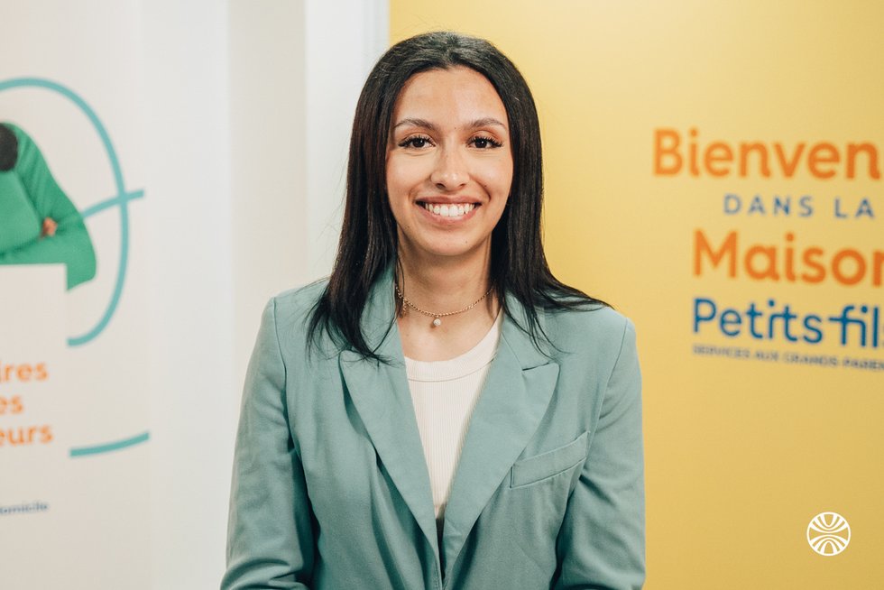 Rencontrez Youssra, Responsable de secteur en alternance - Petits-fils