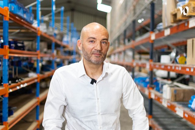 Rencontrez Alain, Commercial itinérant