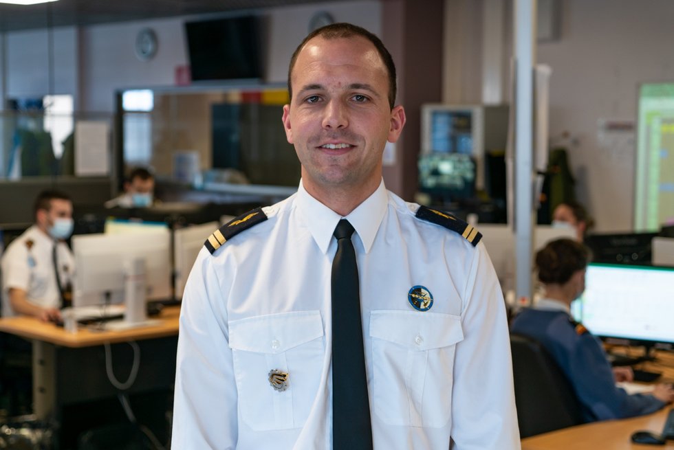 Rencontrez Lieutenant Adrien, Responsable des opérations aériennes - Flight dispatcher  - armée de l'Air et de l'Espace