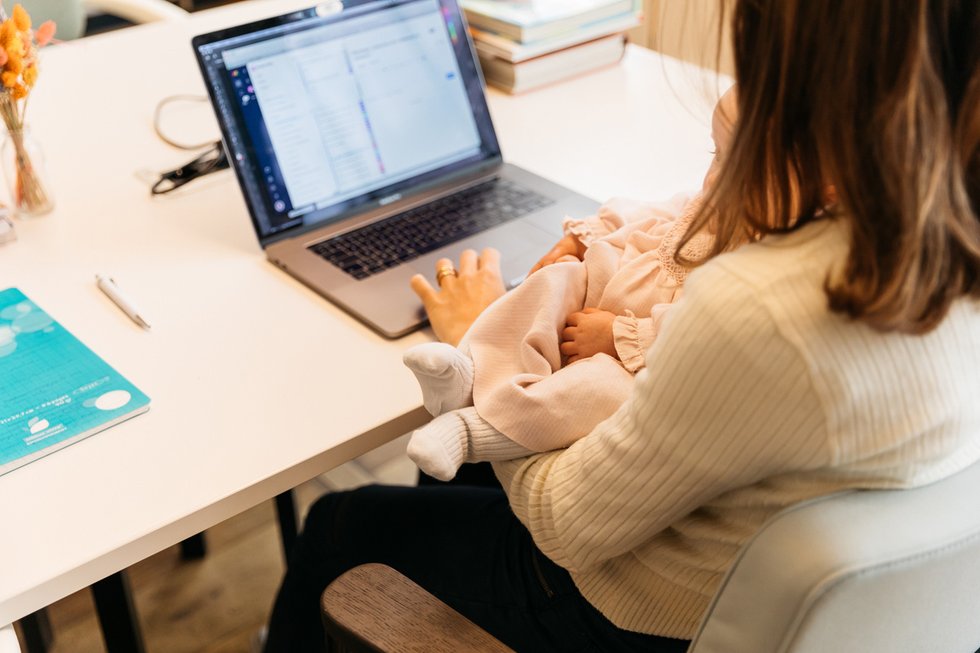 Comment arrêter de culpabiliser au travail lorsqu'on est mère ?