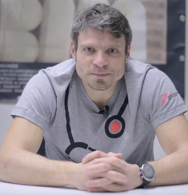 Chirurg Tomáš Šebek