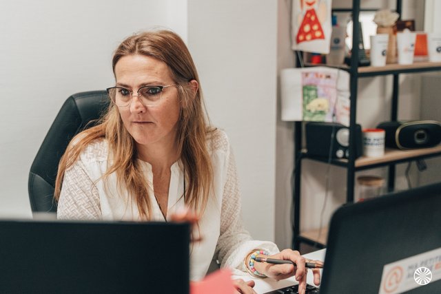 AK ASSOCIES - MAPETITEAGENCE.COM