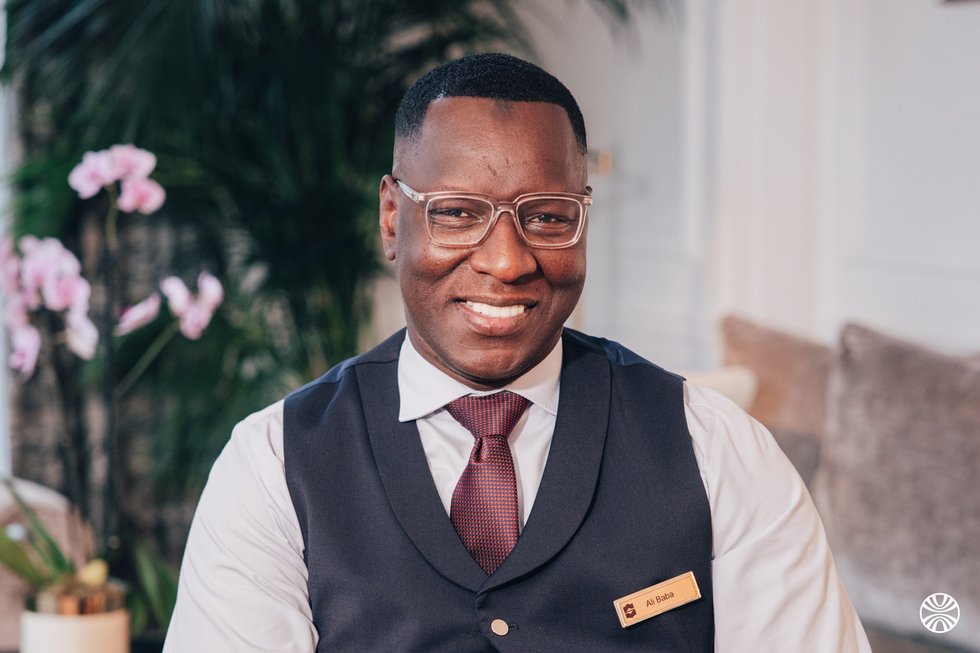 Rencontrez Ali Baba, Chef de Rang au Room Service - Shangri-La Paris