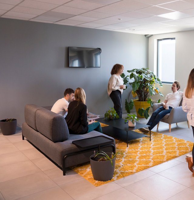 Sofacto devient Frisbii