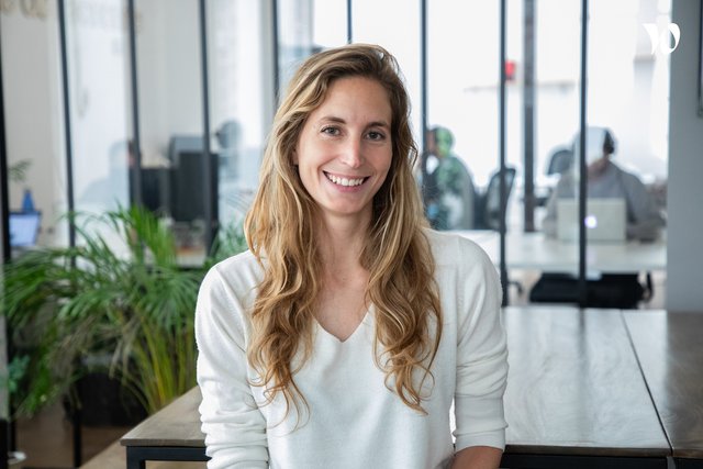 Rencontrez Lou, Business Manager - crème de la crème