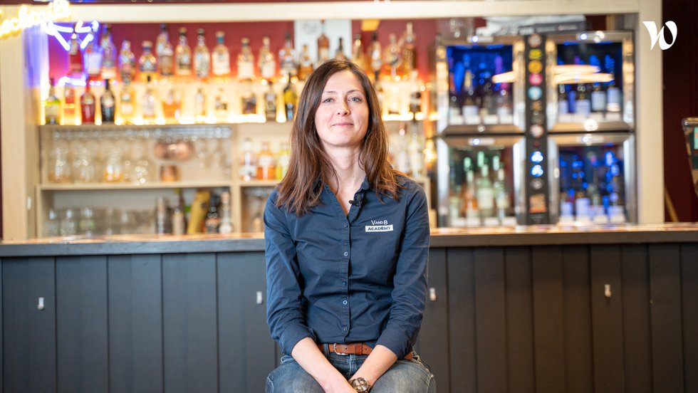 Rencontrez Aurélie, Conceptrice - Formatrice - Groupe V and B