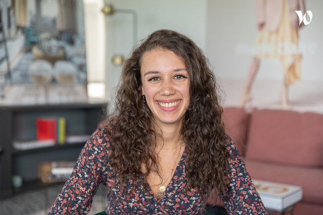 Rencontrez Jasmine, Directrice de clientèle - Groupe Marie Claire