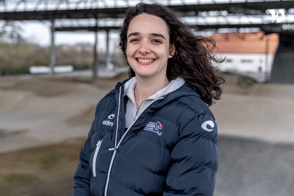 Rencontrez Céline, Assistante logistique Equipes de France - Fédération Française de Cyclisme