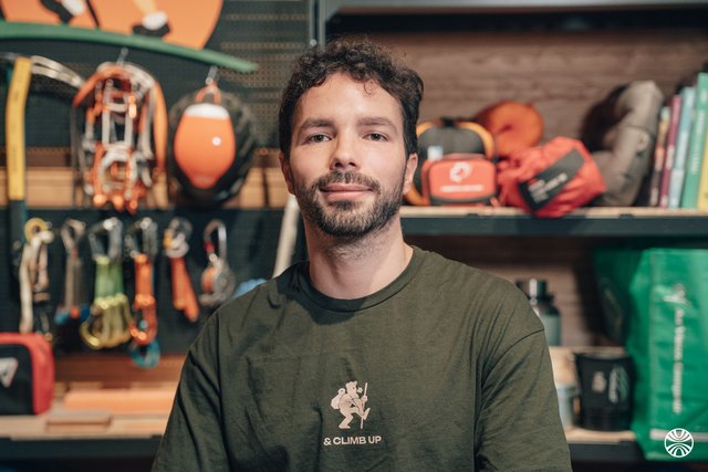 Rencontrez Loaï, Responsable de boutique - Au Vieux Campeur