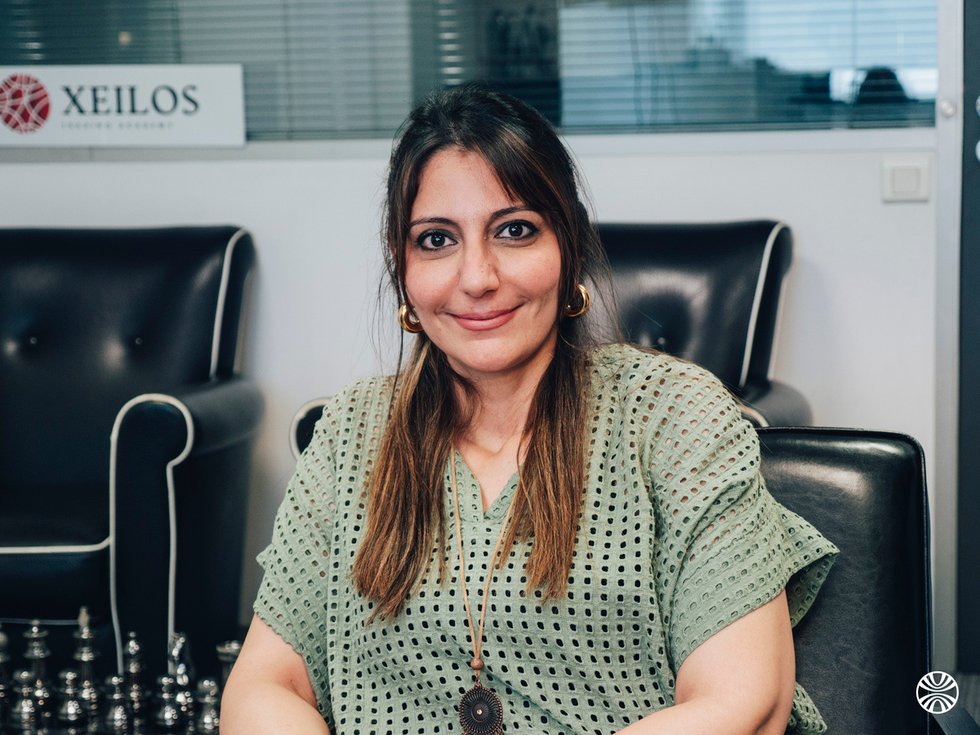 Rencontrez Selima, enseignante en économie et finance - XEILOS TRADING