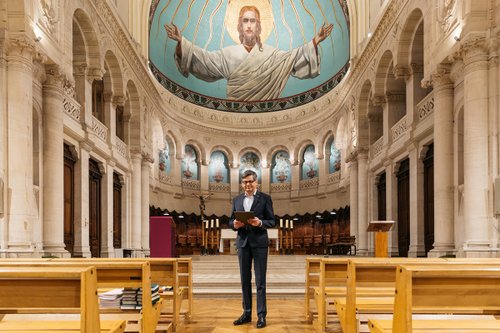 Prêtre et conseiller numérique du Vatican : rencontre avec Éric Salobir