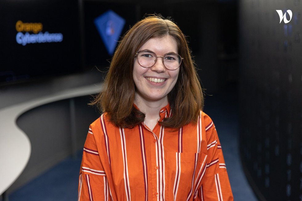 Rencontrez Emilie, Manager du centre de services Micro SOC - Orange Cyberdefense
