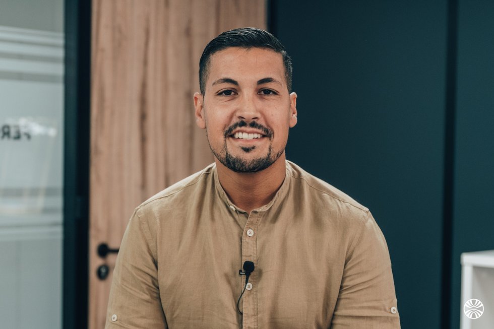 Rencontrez Mounir, Responsable Contrats et Projets - FERCHAU France
