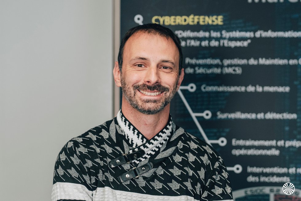 Rencontrez Jean-Rodolphe, Adjoint au référent capacitaire - Commandement de la Cyberdéfense (COMCYBER)