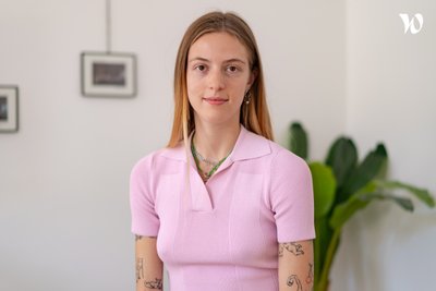Rencontrez Jenna, Fashion Curator & Trend Analyst