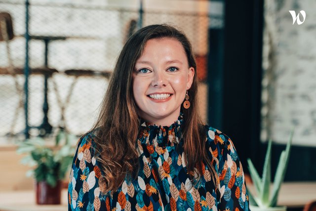 Rencontrez Céline, Gestionnaire relation client - Groupe V and B