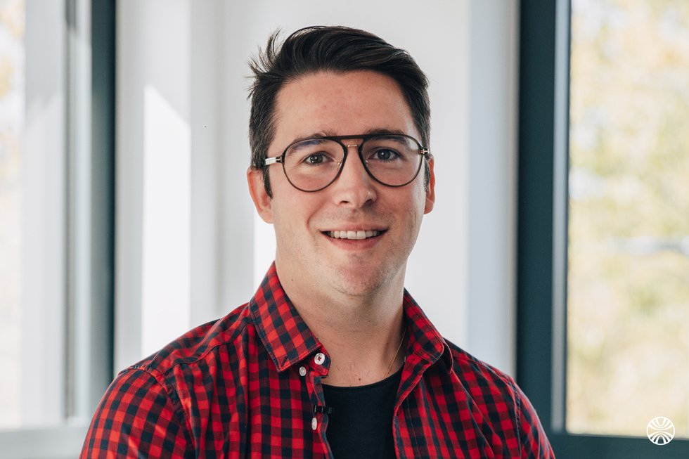 Rencontrez Mickael, Responsable des services sociaux. - Ouest Conseils