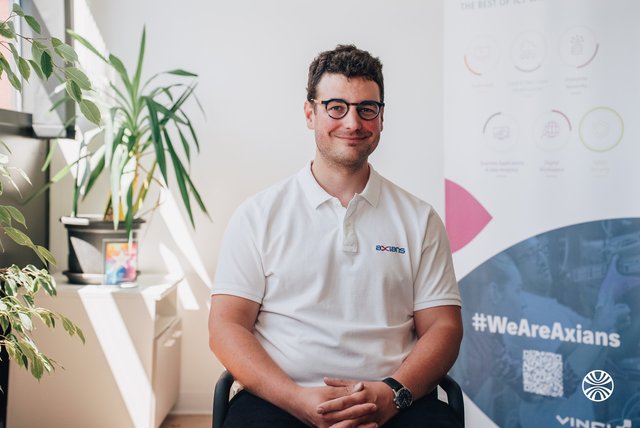 Meet Sebastien, Consultante Cybersécurité - Axians France