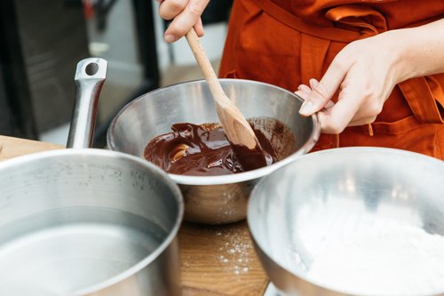 Chômage partiel : pourquoi ressent-on le besoin de rester productifs ?