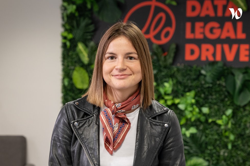 Rencontrez Flora, Product Owner - Data Legal Drive