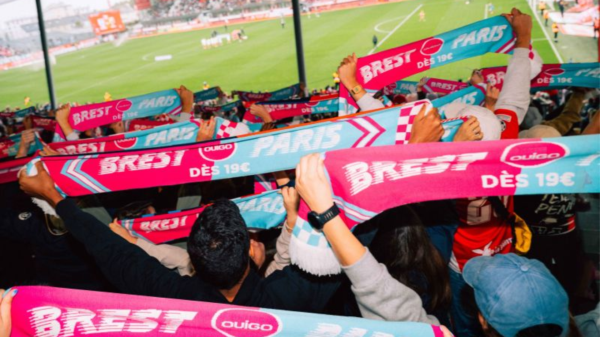 Rosa Paris x OUIGO : Raise by fan