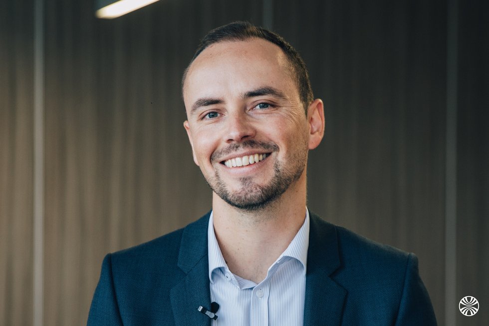 Rencontrez Adrien, Responsable Fiscal France - GROUPE ROULLIER