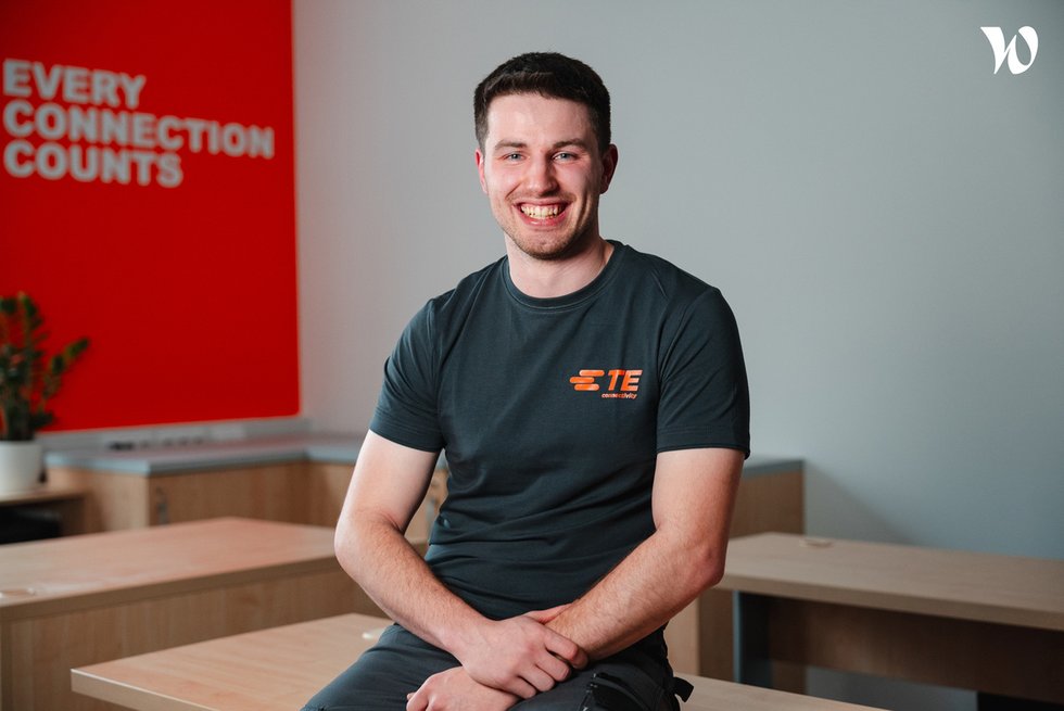 Tom�áš Tesař, Operátor příjmu a expedice - TE Connectivity Trutnov