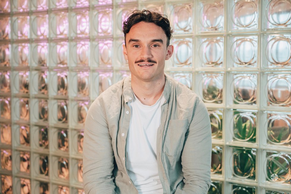 Rencontrez Cyril, Responsable des partenariats - Neosilver