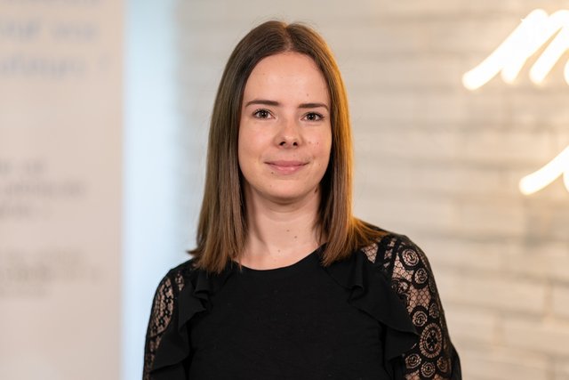 Rencontrez Coralie, Chargée de développement commercial - Choisir Ma Crèche